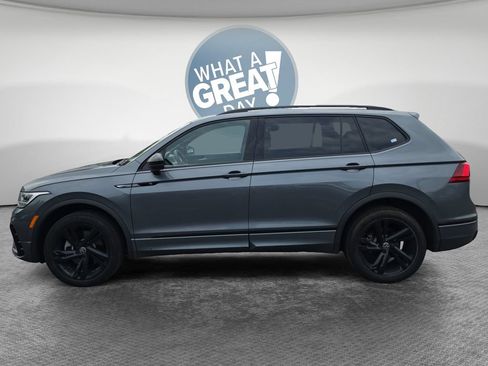 Used 2024 Volkswagen Tiguan SE R-Line AWD/4WD image 7