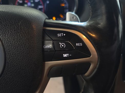 Used 2015 Jeep Grand Cherokee Overland AWD/4WD image 16