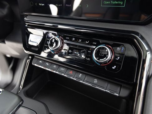 Used 2025 GMC Sierra 1500 AT4 w/ Technology Package image 30