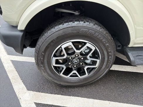 Used 2025 Ford Bronco Outer Banks AWD/4WD image 27