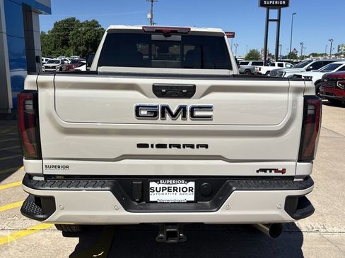 New 2026 GMC Sierra 2500 AT4 w/ AT4 Premium Plus Package AWD/4WD image 4