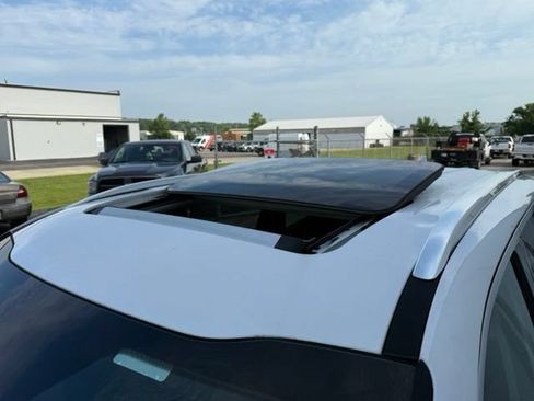 Used 2024 Kia Telluride EX w/ EX Captain's Chair Package AWD/4WD image 13