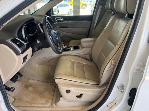 Used 2018 Jeep Grand Cherokee Overland image 15