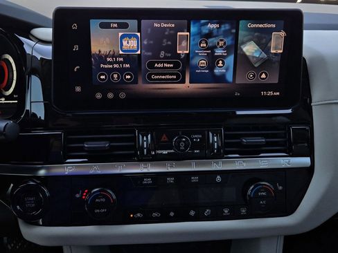 New 2026 Nissan Pathfinder SL w/ SL Premium Package FWD image 16