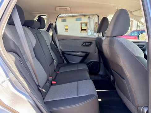 Used 2022 Nissan Rogue S image 12