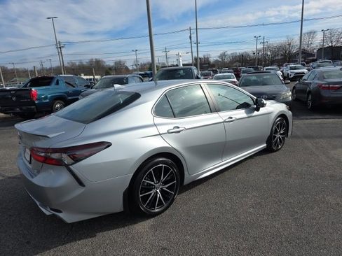 Certified 2024 Toyota Camry SE image 4