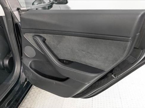 Used 2022 Tesla Model 3 Long Range AWD/4WD image 18