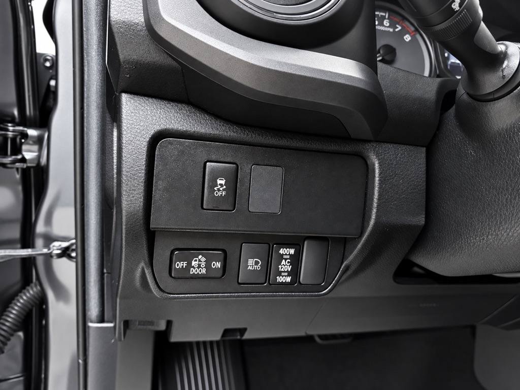 Used 2021 Toyota Tacoma TRD Sport w/ Technology Package AWD/4WD image 16