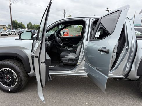New 2025 Toyota Tacoma TRD Off-Road image 19