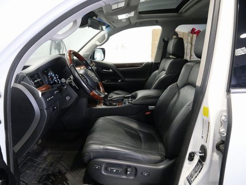 Used 2016 Lexus LX 570 4WD image 11