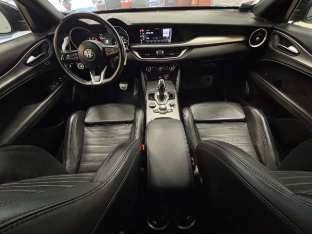 Used 2023 Alfa Romeo Stelvio Veloce AWD/4WD image 14