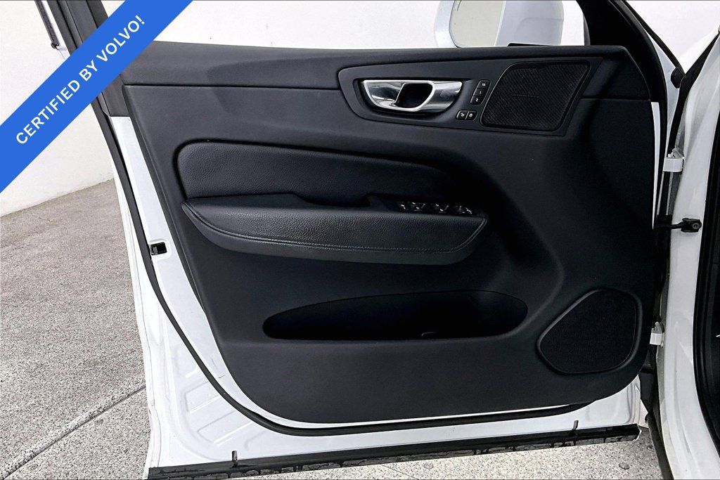 Used 2022 Volvo XC60 B5 Momentum w/ Climate Package AWD/4WD image 19