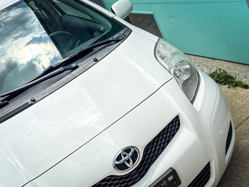 Used 2010 Toyota Yaris 2-Door Hatchback FWD image 8
