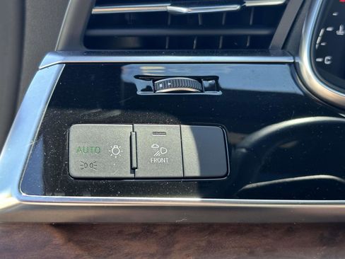 Used 2019 Audi Q8 Premium Plus w/ Premium Plus image 24