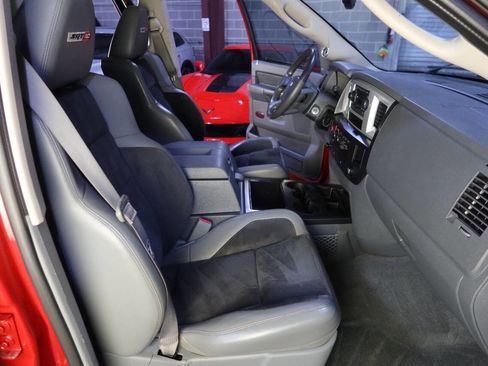 Used 2006 Dodge Ram 1500 Truck 2WD Quad Cab w/ Communication Pkg image 13