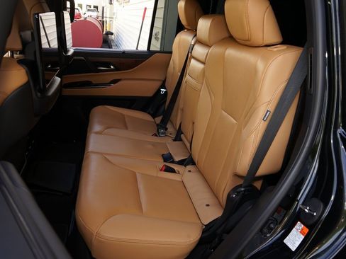 Used 2026 Lexus LX 600 4WD w/ Luxury Package image 24