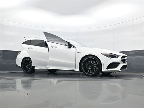 Used 2021 Mercedes-Benz CLA 35 AMG 4MATIC image 34