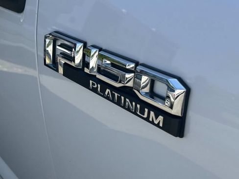 Used 2018 Ford F150 Platinum w/ Equipment Group 701A Luxury AWD/4WD image 5
