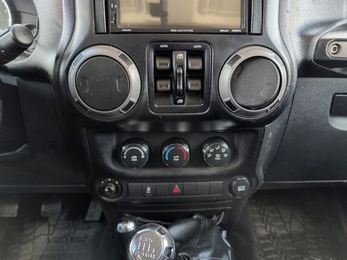 Used 2016 Jeep Wrangler Unlimited Sport w/ Quick Order Package 23S AWD/4WD image 27