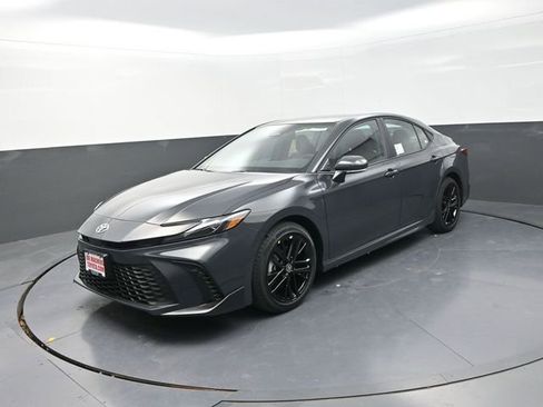 New 2026 Toyota Camry SE w/ Convenience Package FWD image 3