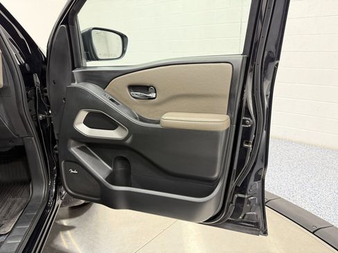 Used 2023 Nissan Frontier SV w/ SV Convenience Package image 26