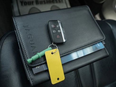 Used 2013 Jaguar XJ AWD image 31