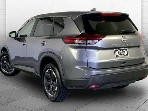 Used 2025 Nissan Rogue SV AWD/4WD image 11