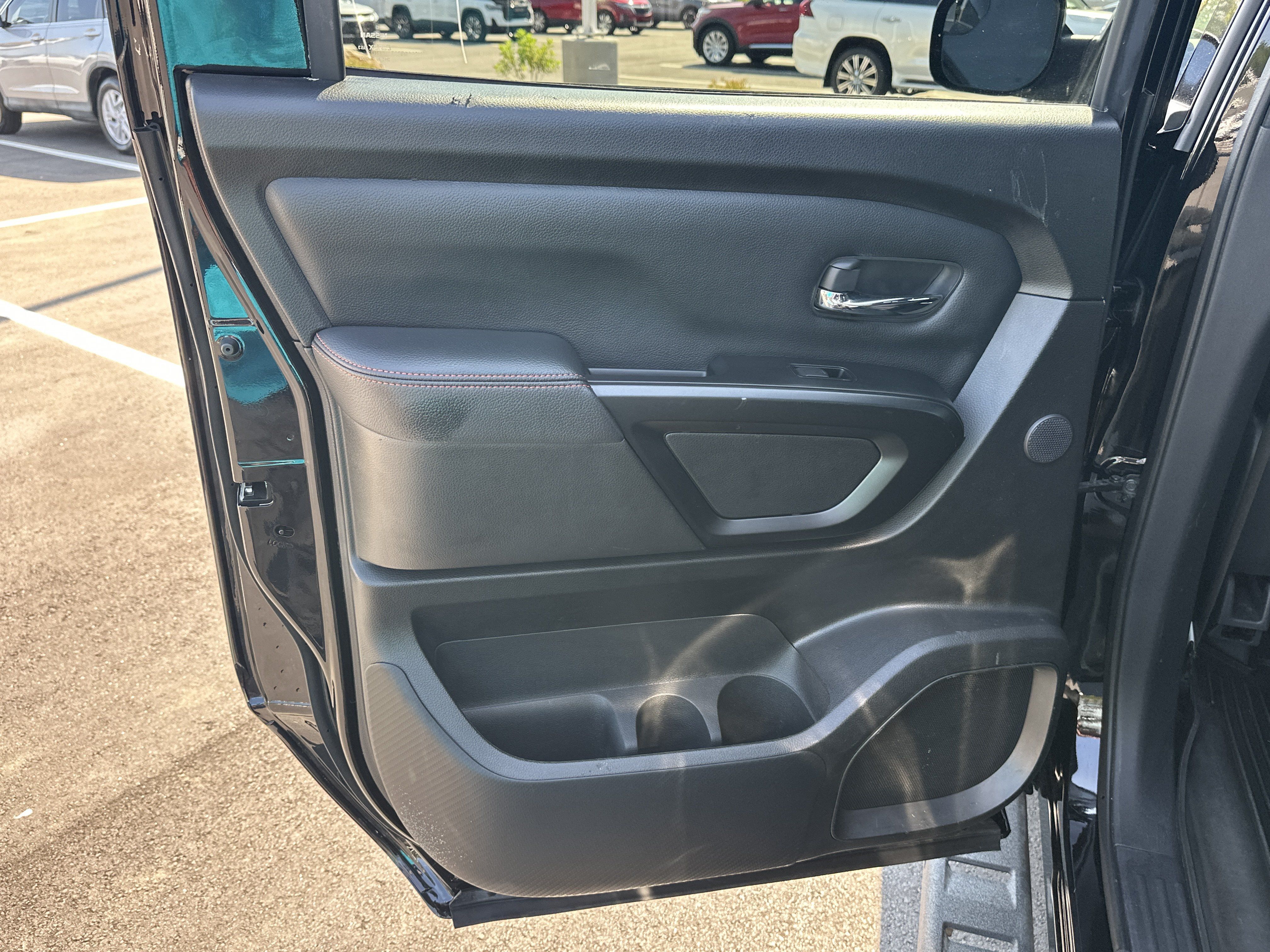 Used 2024 Nissan Titan PRO-4X w/ Pro-4x Convenience Package AWD/4WD image 22