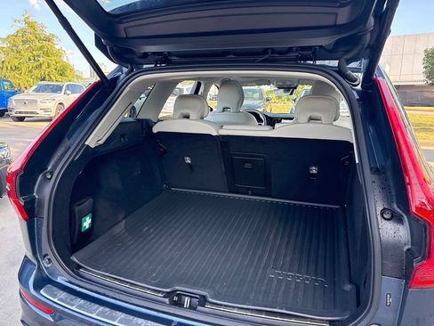 Used 2024 Volvo XC60 B5 Plus w/ Protection Package Premier AWD/4WD image 9