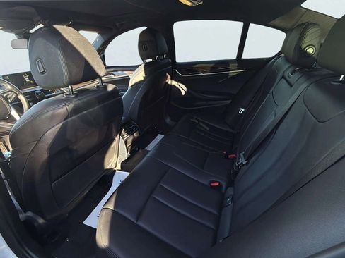 Used 2018 BMW 530i xDrive image 14