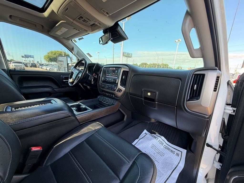 Used 2019 GMC Sierra 2500 Denali w/ Duramax Plus Package AWD/4WD image 17
