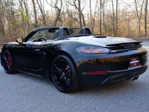 Used 2018 Porsche 718 Boxster S image 25