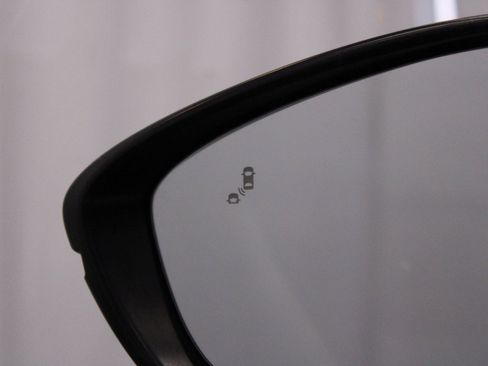 Used 2018 Honda Accord Touring image 40