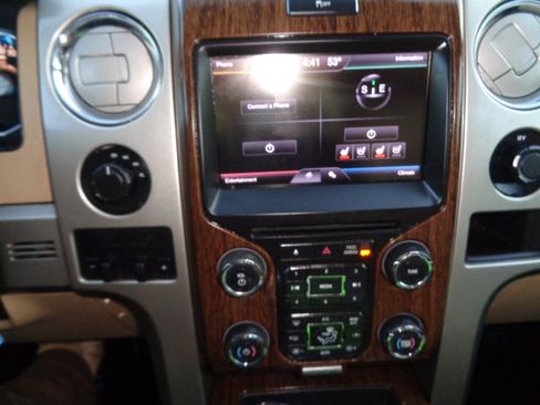 Used 2014 Ford F150 Lariat w/ Equipment Group 502A Luxury image 23