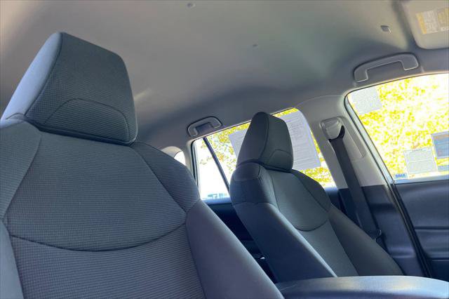 Certified 2023 Toyota RAV4 LE AWD/4WD image 18