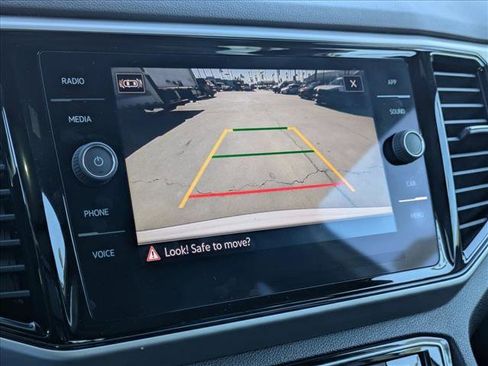 Used 2022 Volkswagen Atlas Cross Sport SE image 13