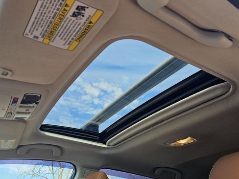 Used 2018 Subaru Outback 2.5i Touring image 13