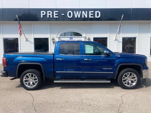 Used 2017 GMC Sierra 1500 SLT w/ SLT Premium Package AWD/4WD image 4