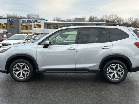 Certified 2023 Subaru Forester Premium image 6