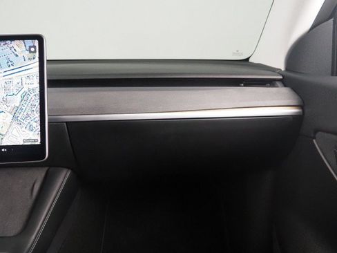 Used 2021 Tesla Model Y Long Range AWD/4WD image 37