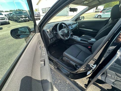 Used 2020 Honda HR-V LX image 17