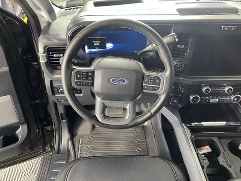 Used 2025 Ford F350 Lariat w/ Lariat Ultimate Package AWD/4WD image 15