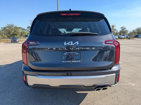 New 2025 Kia Telluride S image 6