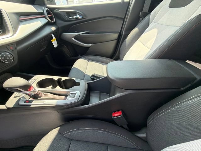 New 2026 Chevrolet Trax RS FWD image 35