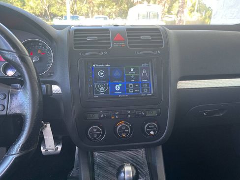 Used 2008 Volkswagen R32 AWD/4WD image 9