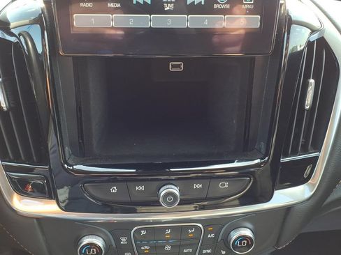 Used 2019 Chevrolet Traverse LT AWD/4WD image 21