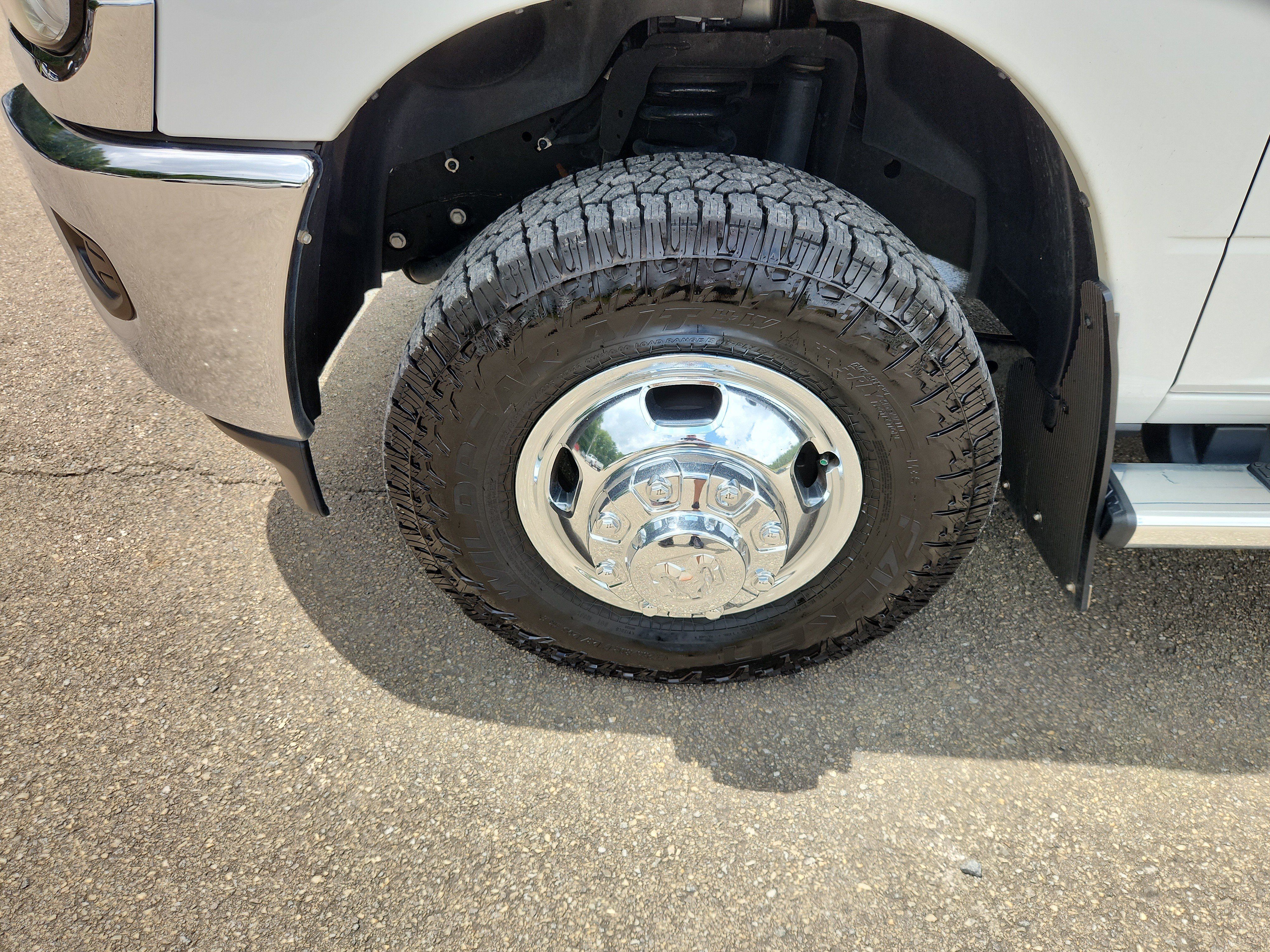 Used 2024 RAM 3500 Tradesman w/ Chrome Appearance Group AWD/4WD image 51
