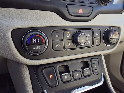 Used 2020 GMC Terrain Denali w/ Denali Premium Package image 18