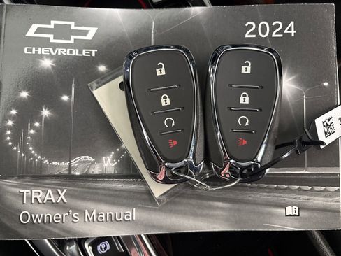 Certified 2024 Chevrolet Trax RS w/ Driver Confidence Package image 19