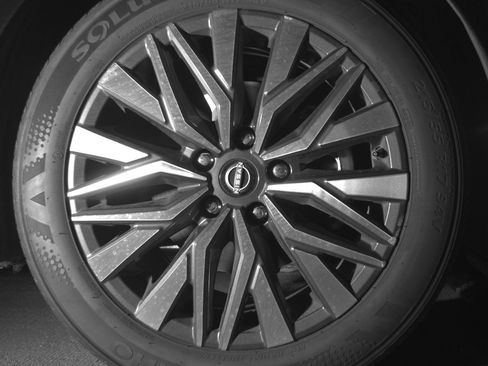 Used 2025 Nissan Altima 2.5 SV FWD image 13